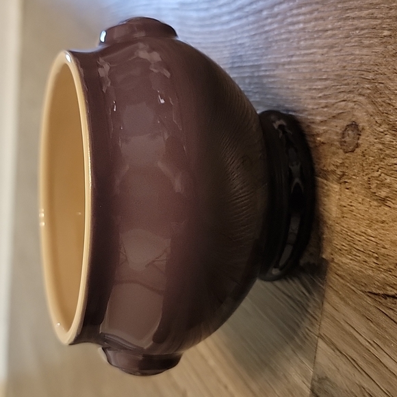 Le Creuset Cassis Lion Head Soup Bowl - Picture 2 of 9